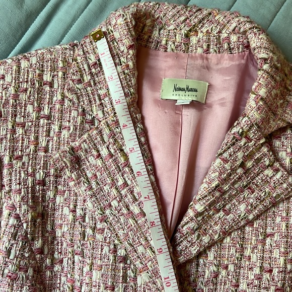 Neiman Marcus Tweed pink blazer - Picture 10 of 11